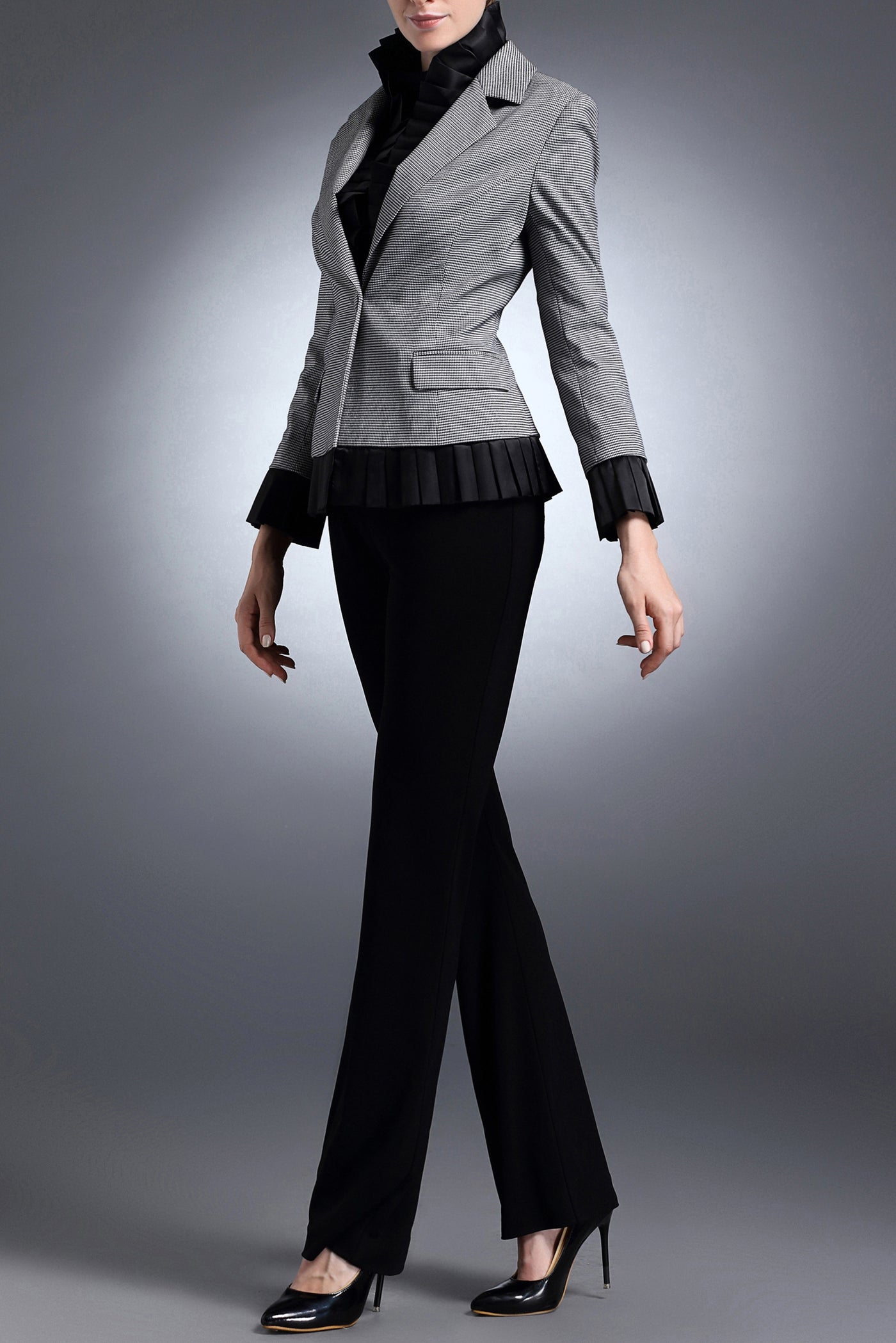 DL Signature Executive Wendy Suits